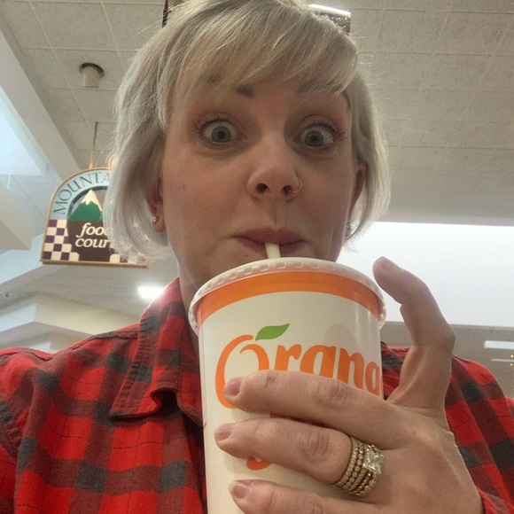 Meet your Posher, Julie - Picture 10 of 14